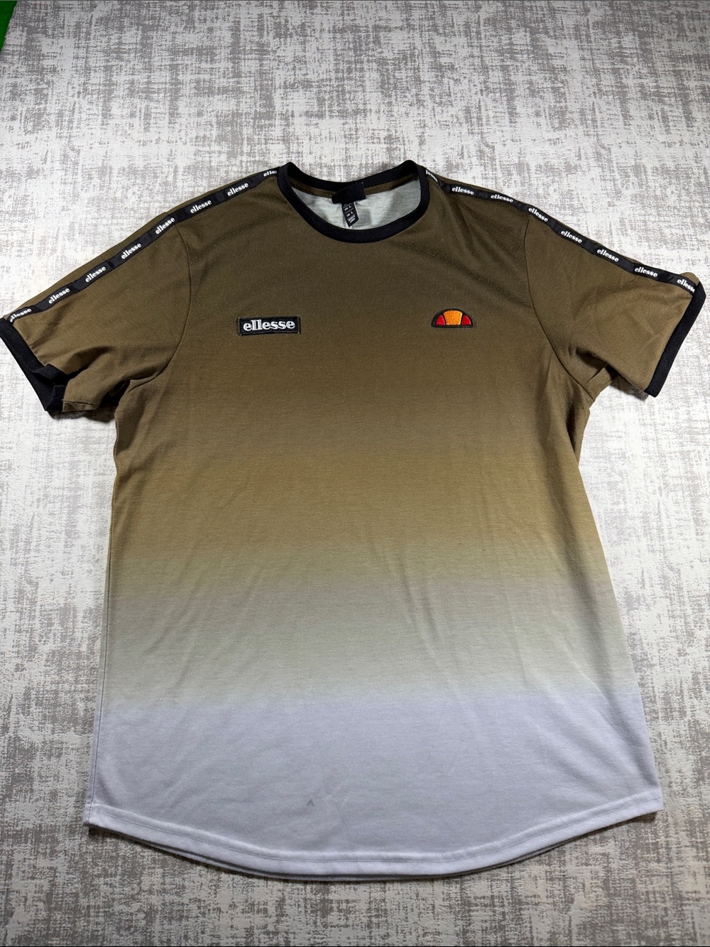 Ellesse Olive to White Ombre Crew Neck Tee with Logo Tape 28.5X20.5 ptp
